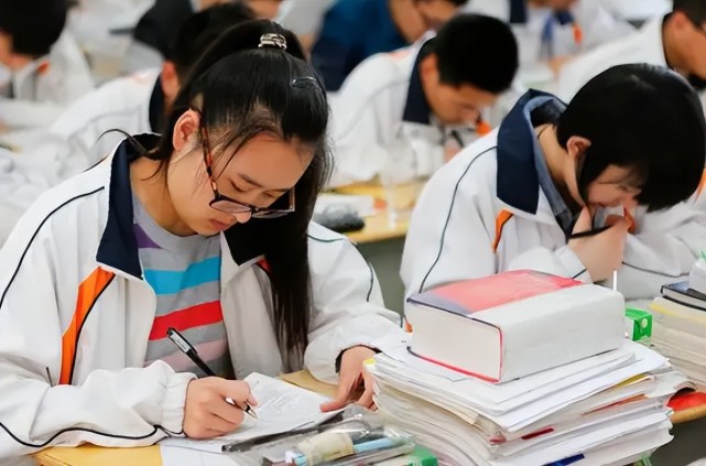 全國高考延期一個月舉行_黨的全國代表大會每五年舉行一次 由中央_黨的全國代表大會可以提前舉行