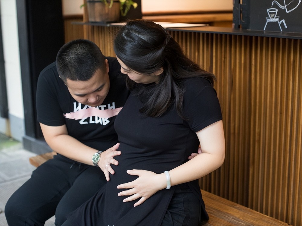 如今,怀多胎的孕妈并不罕见,相比三胞胎和四胞胎,甚至有报道称一位