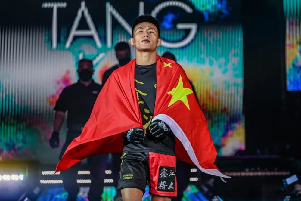 唐凯登顶世界第一