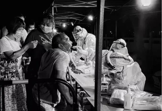 南京"毒王"毛老太被判细节曝光,央视辣评大快人心