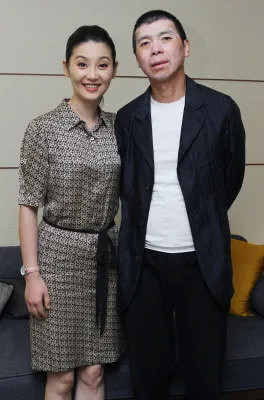 2009年知名主持人沈星到冯小刚寓所8小时后才离去丈夫转身离婚