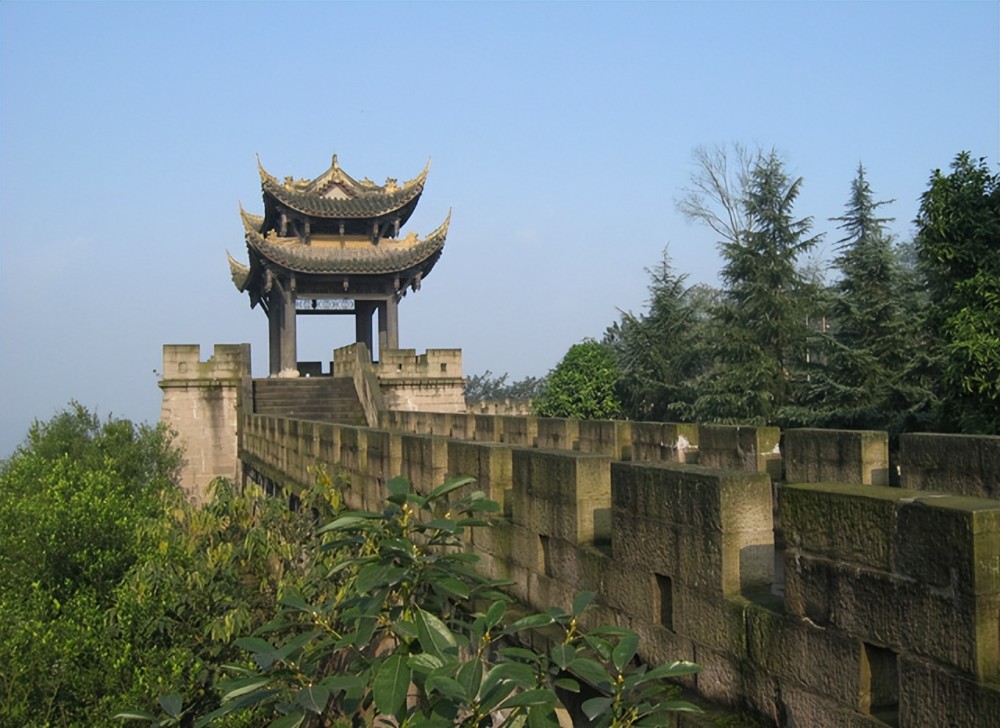 一龙横穿天地间泸州老城西外第一关龙透关的传说与历史