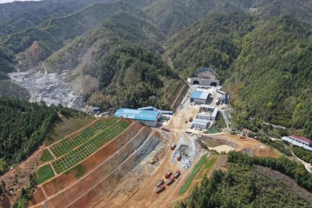 金阳大道三期最新进展来了,道吾山隧道预计月底贯通!