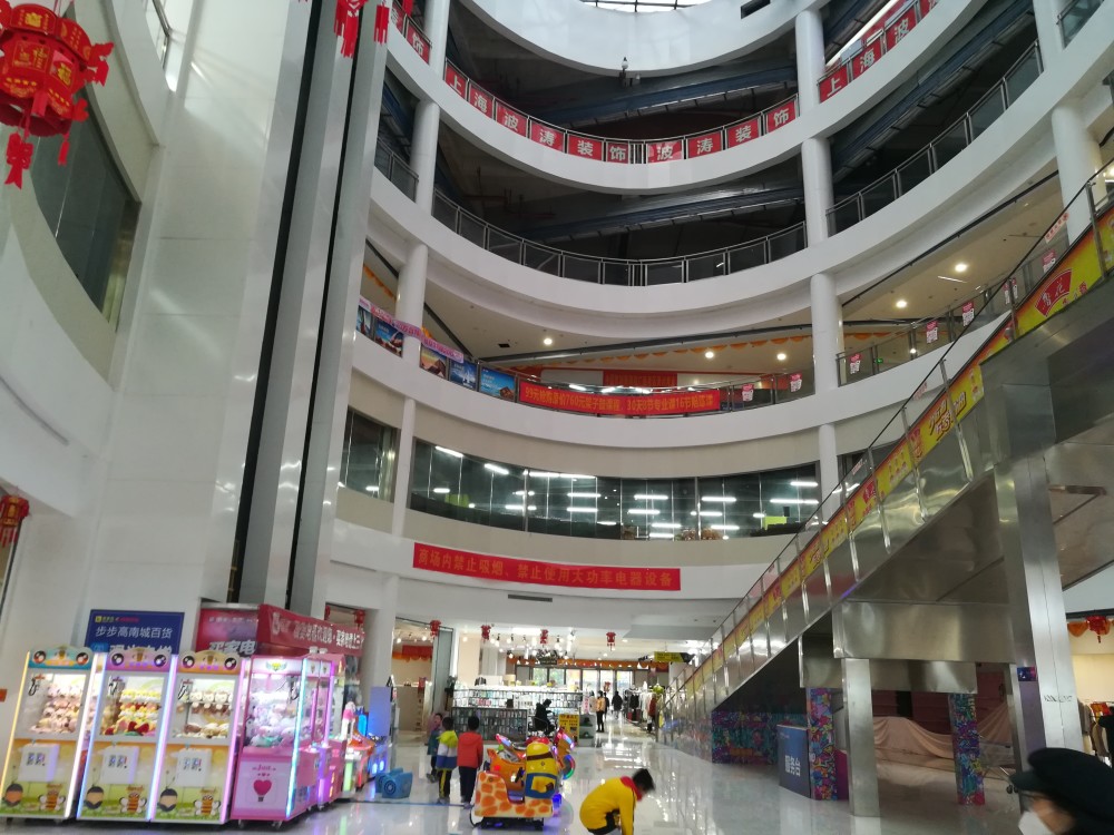 是个合格的桂林人,只晓得三里店,五里店,红街,芦笛路和临桂有南城百货