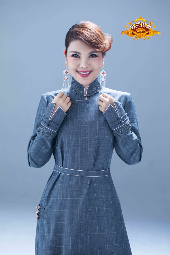 乌兰图雅送你一首春天的诗歌《傍晚的马头琴》_腾讯新闻