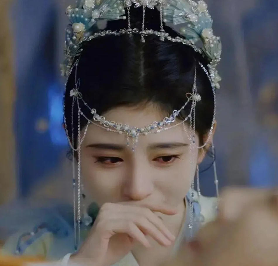 热搜翻车的小花:张子枫的腿,鞠婧祎的哭戏,一个比一个敢营销插图32