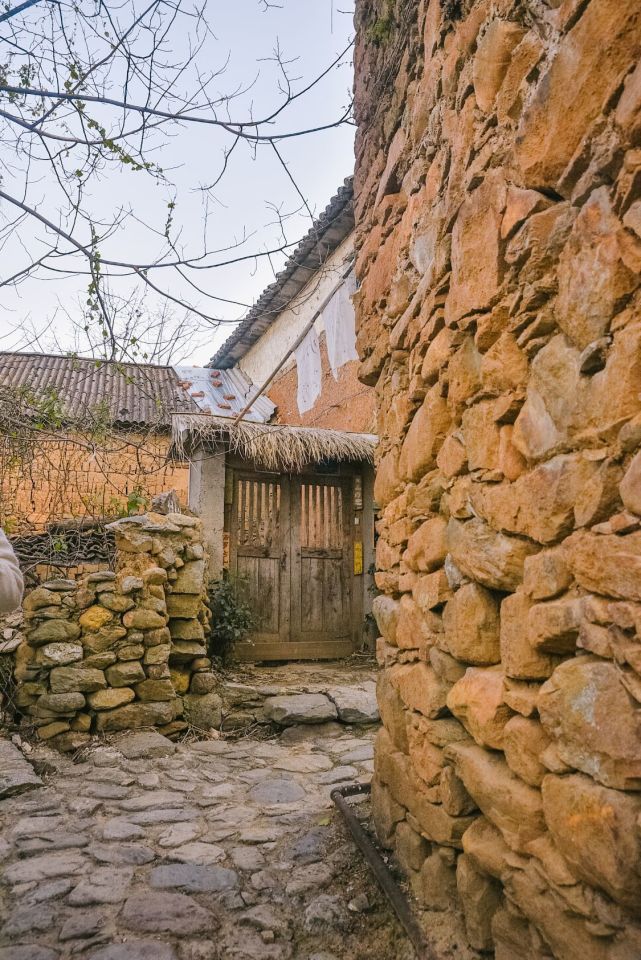 凤阳古邑的茶马古道建于汉代时期,成型于南诏大理时期,全长大约有2