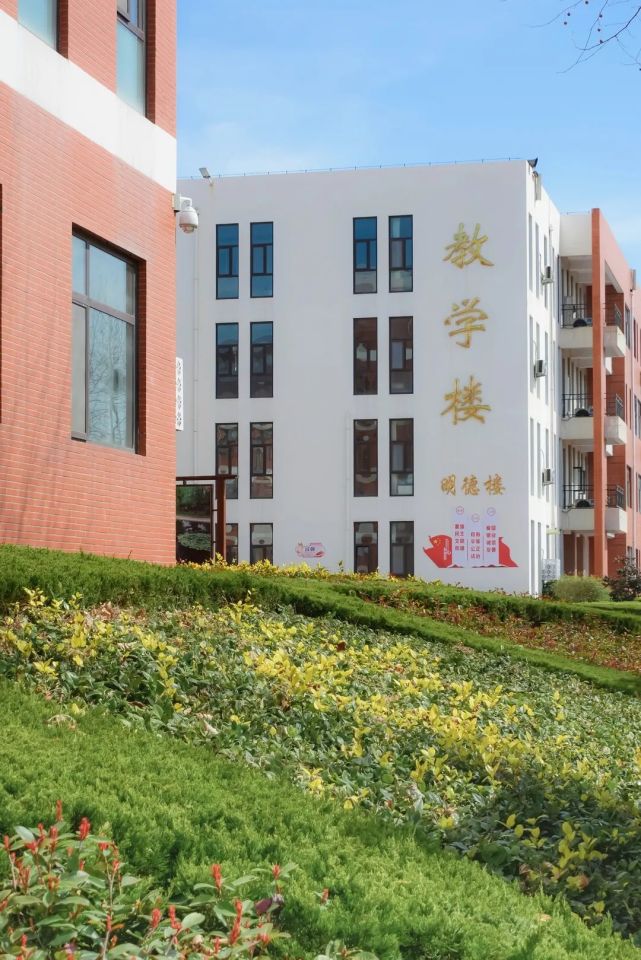 青岛西海岸新区胶南第一高级中学2022年4月2日