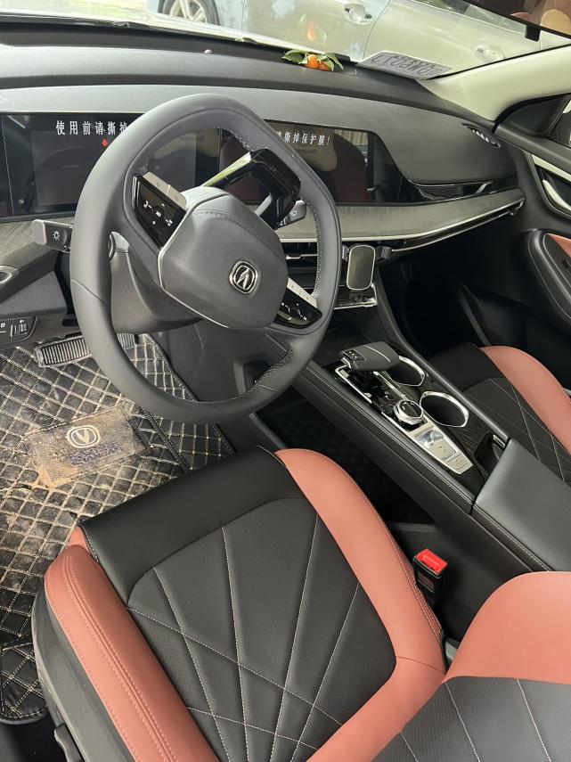 外观内饰小改,2022款长安逸动plus到店实拍图曝光