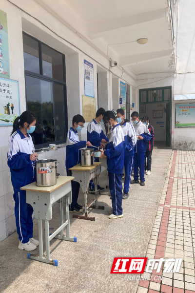食不言寝不语芦淞区五里墩中学从严落实校园疫情防控要求