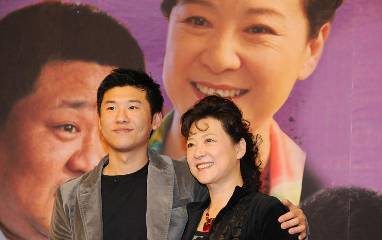 王馥荔儿子王骁:见证父母50年美满婚姻,我也要像他们一样幸福_腾讯