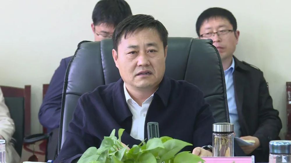 洛川县政府2022年第一次全体会议召开