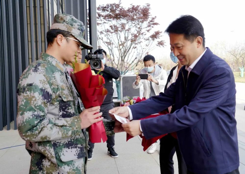 咸阳市首批退役军人及其他优抚对象优待证申领工作在泾阳正式启动