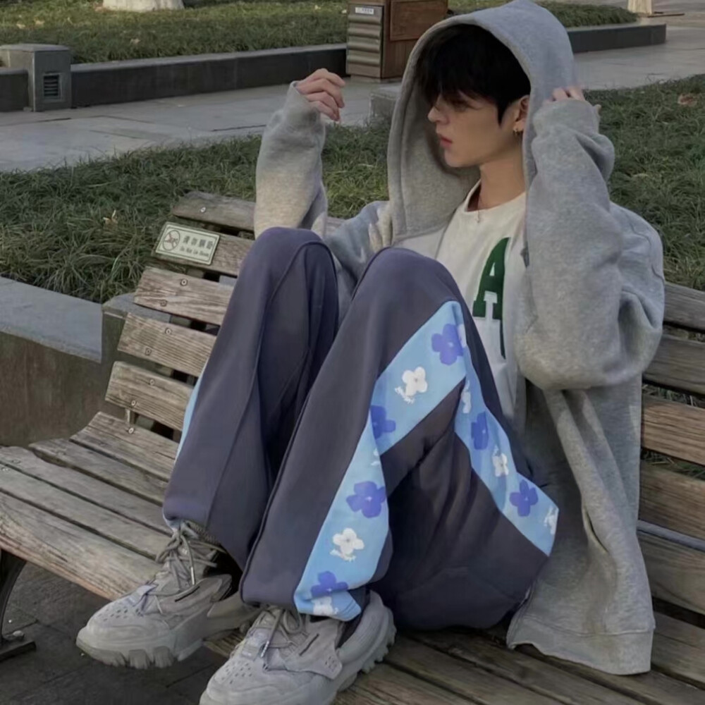 【ins男生头像】男生高清头像:"在落日之前吻上你的唇梢"-cw资讯网