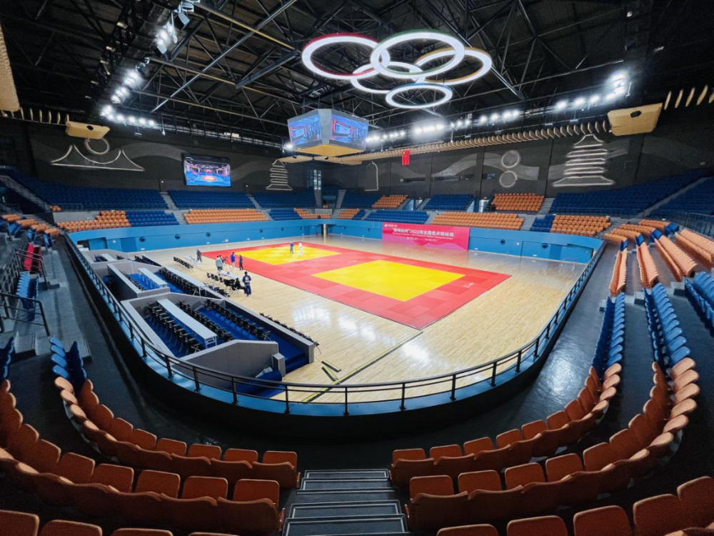 图片七:临浦体育馆内室"柔道讲求刚柔相济,以柔克刚,需要身体的敏捷性