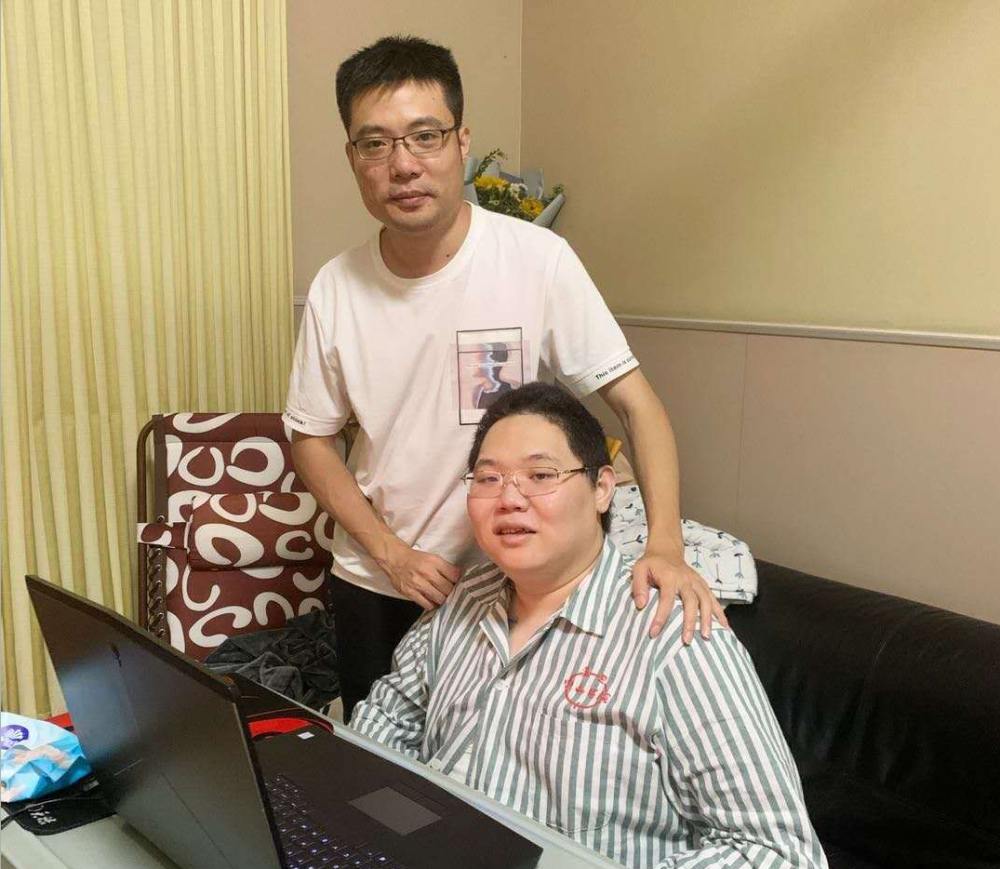 顶尖,平均每10天就能够产出一条热搜内容,uzi官宣复出,大司马肌肉金轮