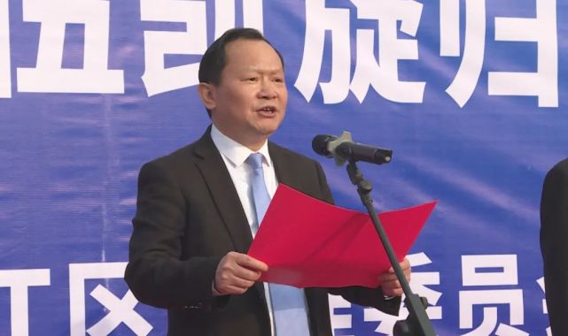 洪江区隆重举行支援鹤城抗疫队伍凯旋欢迎仪式