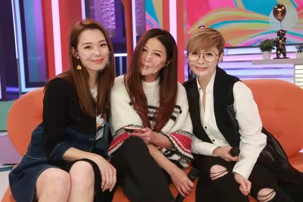 tvb绿叶自曝为初恋男友"挡刀"留长疤,老公醋意大发:我不信