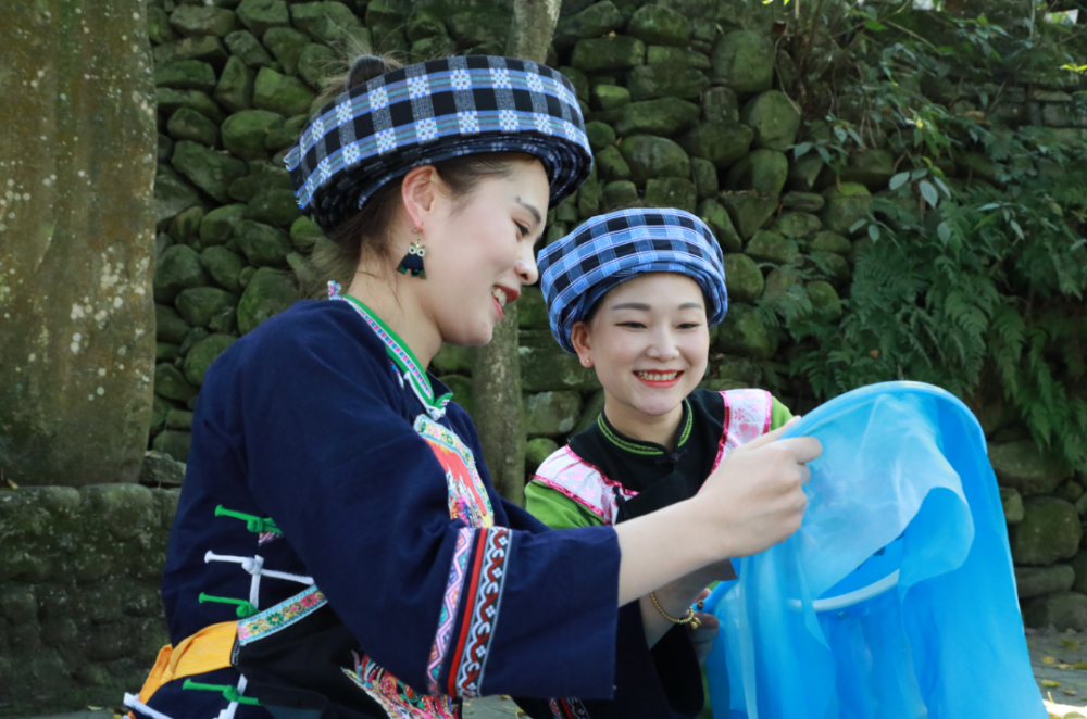 望谟布依族十二部古歌重现千年绝唱