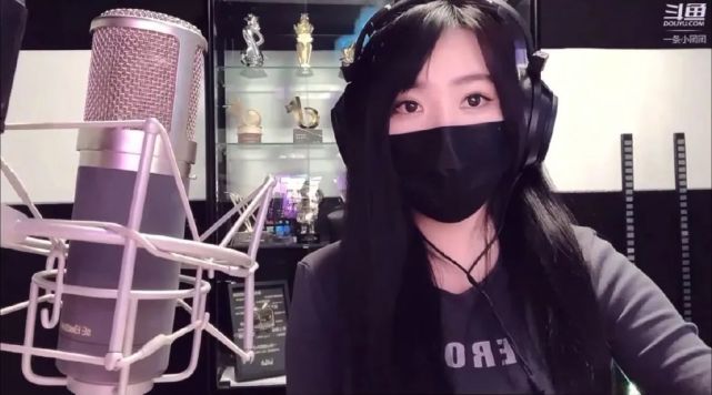 小团团cos美少女战士称自己想要做健身博主却被水友调侃成美少女壮士