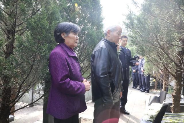 缅怀.奋进"祭奠杨强烈士仪式