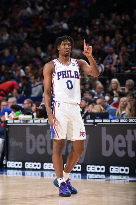 赛后,76人球员泰雷斯-马克西接受媒体采访,谈到了队友詹姆斯-哈登.