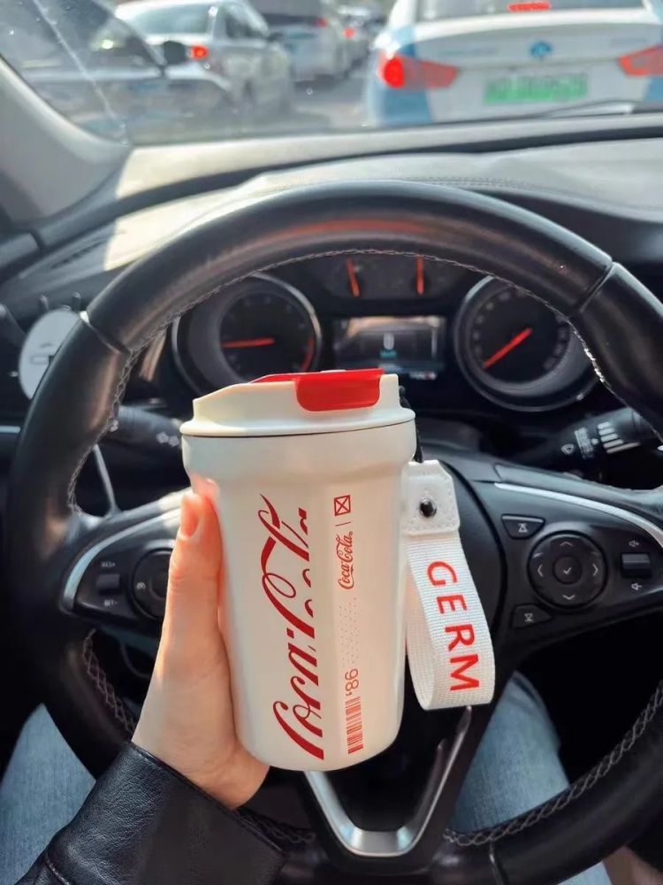 可口可乐联名限定保温杯来啦颜值质感全拿捏拍照带它制霸朋友圈