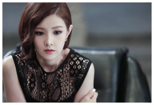 也让金釉利有了很多片约,在《亲爱的恩东》,《绿豆传》,《再次十八岁