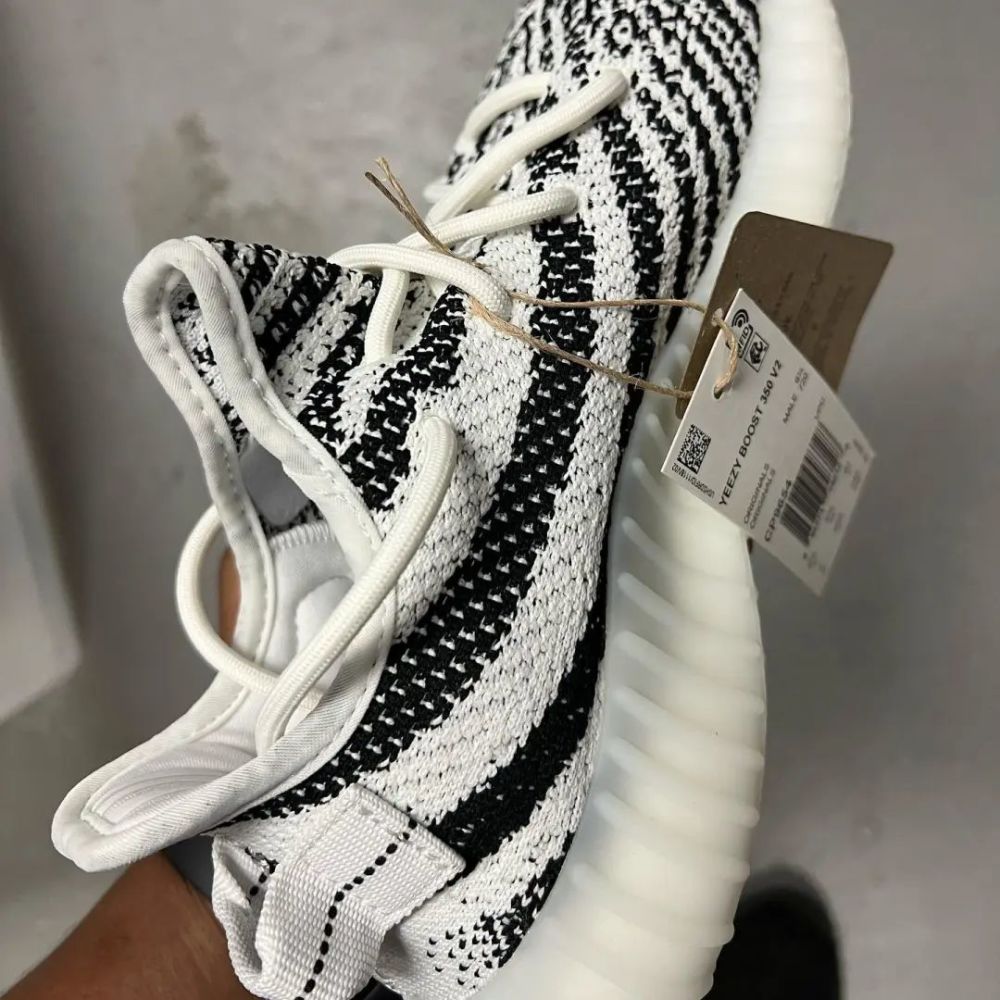 下週就要來了白斑馬yeezy350補貨實物曝光