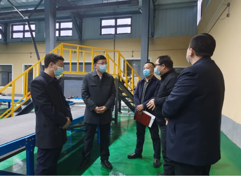 王健调研乌审旗电商产业园项目建设情况