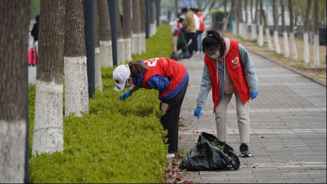 抗击疫情，上海高校师生用“劳动”守护校园