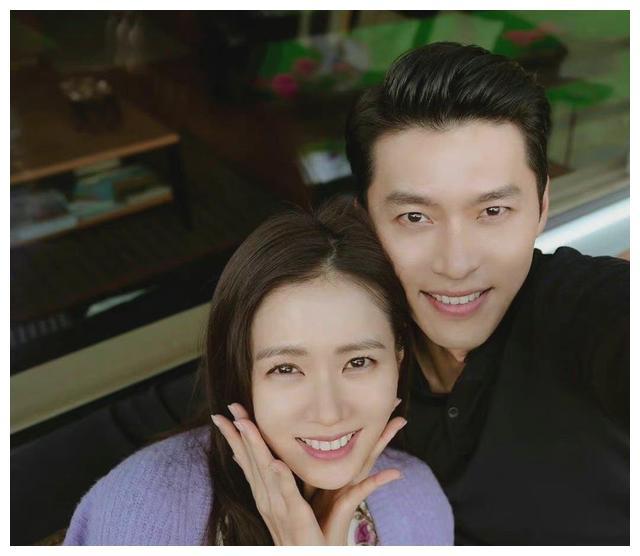 偶像剧照进现实玄彬孙艺珍婚纱照曝光网友称赞有夫妻相