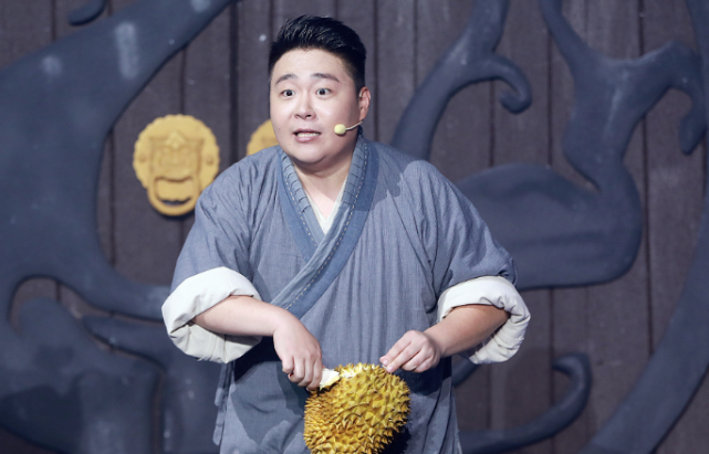 童星郝劭文官宣恋情,直播逆袭月挣千万,女方被爆离异带娃引争议