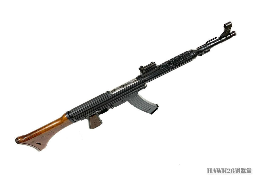 细看:卡尔瓦尔特mkb 42(w)突击步枪 异常珍贵 总产量仅200支_腾讯新闻