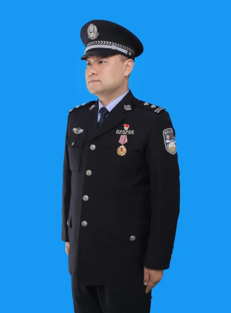 100个警察的100个瞬间郭勇庆