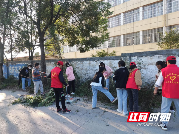 汝城县教育系统开展“传承雷锋精神 弘扬时代新风”学雷锋志愿活动腾讯新闻 