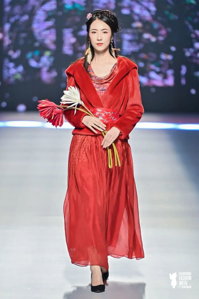 绿海花边×吴晓蕾丨广州国际轻纺城"时尚源创平台"大秀将起——2022