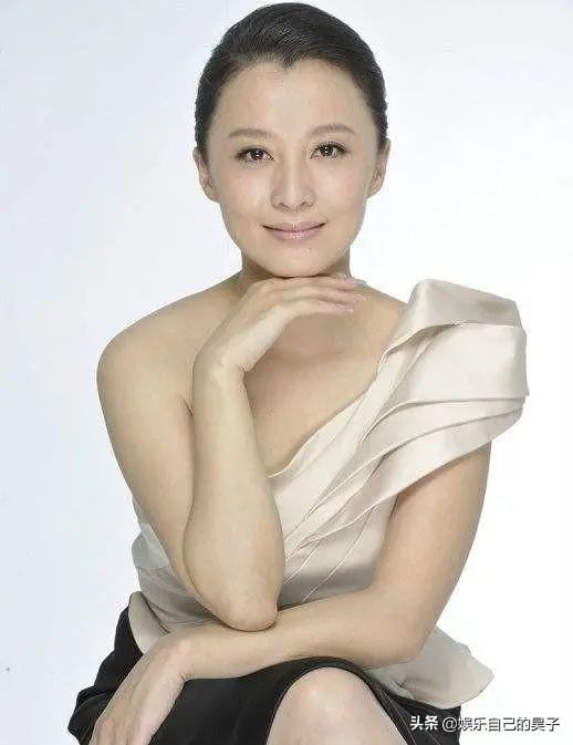 十三,庄达菲(2001年辽宁沈阳人,代表作品:《我的刺猬女孩》,《你是我