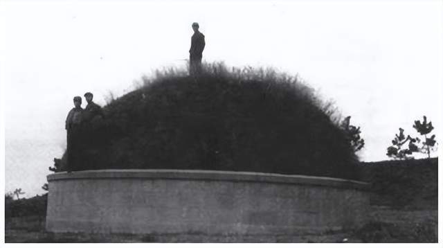 可以说大小汉奸粉墨登场,以陈公博为首的汉奸操持着汪的"安葬大典"