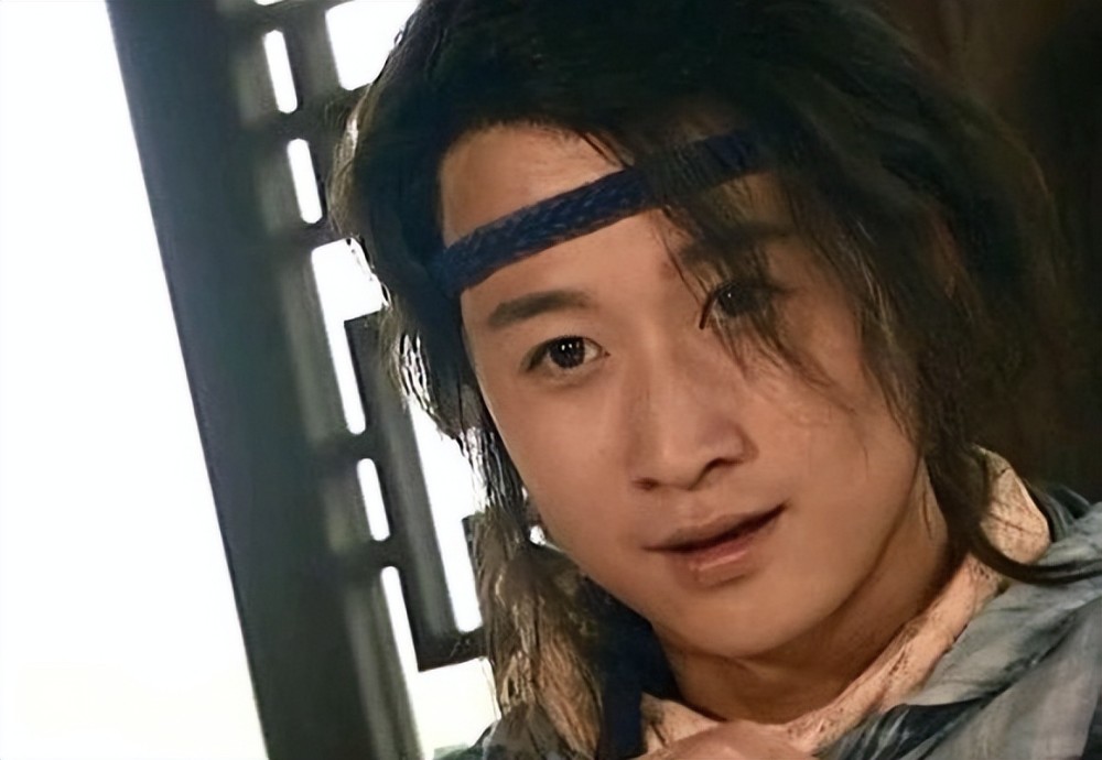 老婆谢楠晒出1张古装帅照,吴京的回应太直男了_腾讯新闻