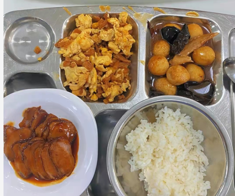 好好吃呀浙江基层公务员日常,在忙碌的工作间隙,食堂升级就是小开心