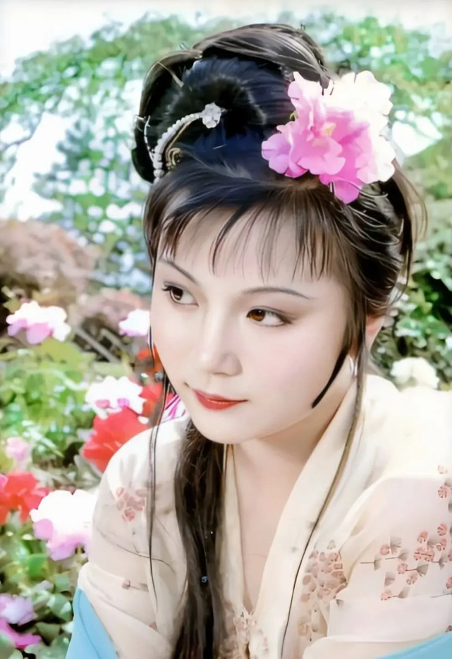 南墙说:被贾母冷淡的史湘云,长长心吧,别老往我身上撞,我都被撞懵了