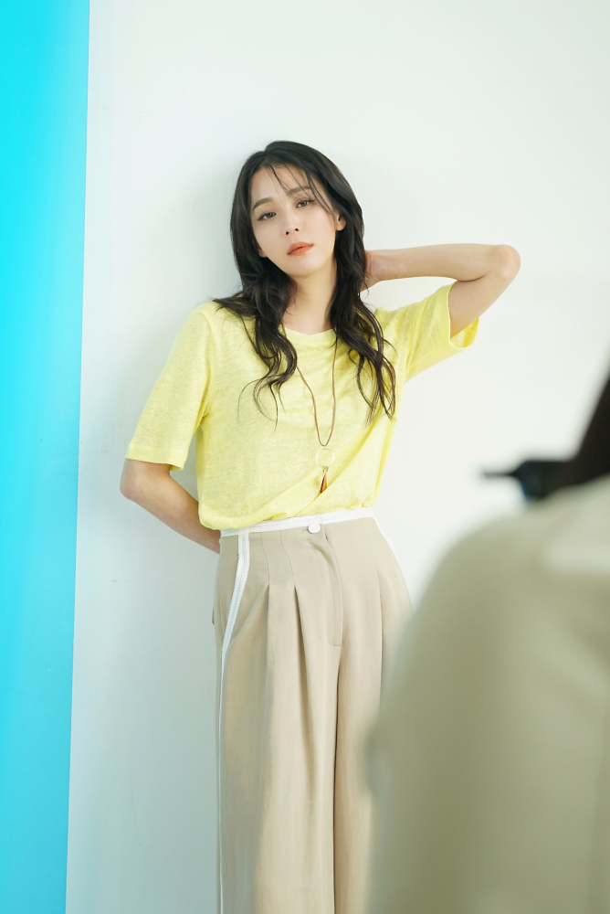 47岁韩高恩状态仍似少女行走的衣架子,不愧是韩剧冷艳贵妇专业户