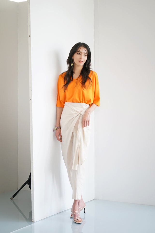 47岁韩高恩状态仍似少女行走的衣架子,不愧是韩剧冷艳贵妇专业户