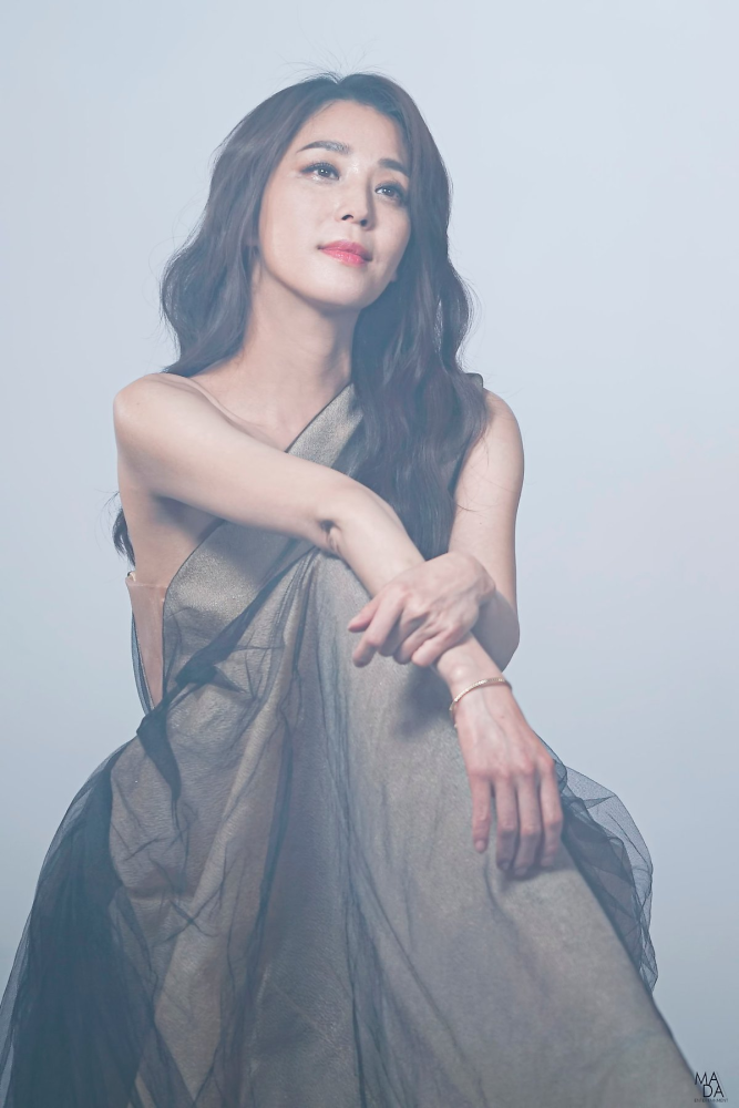 而那次流产后,韩高恩曾在综艺节目中透露自己已经放弃了生孩子.