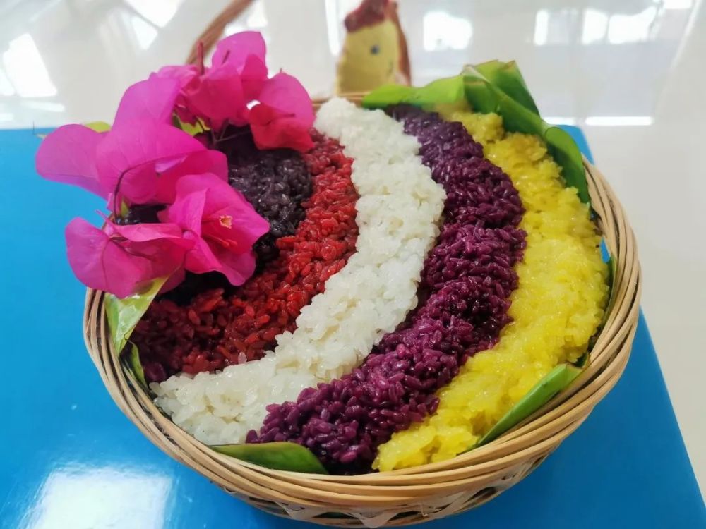 壮族三月三61八桂嘉年华幸福这所中学五色糯米飘香