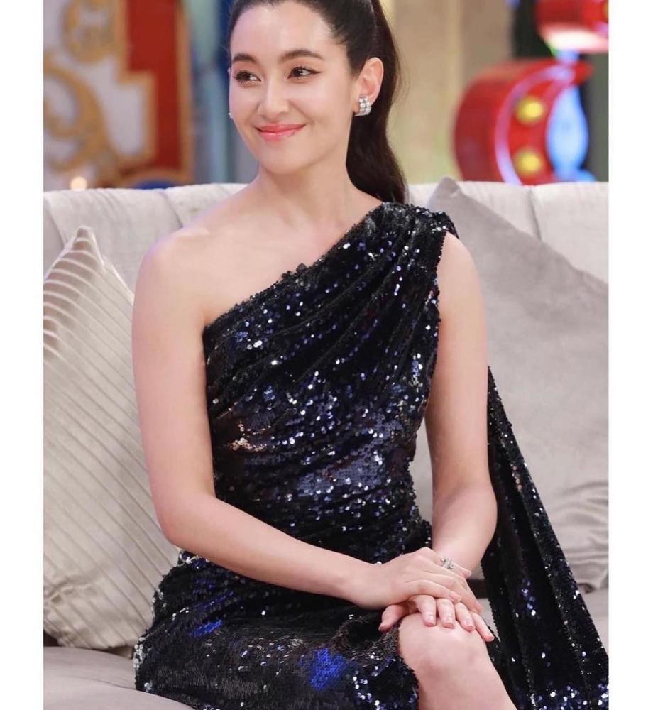 泰星bella我现在是单身百分百的单身没有跟任何人交谈