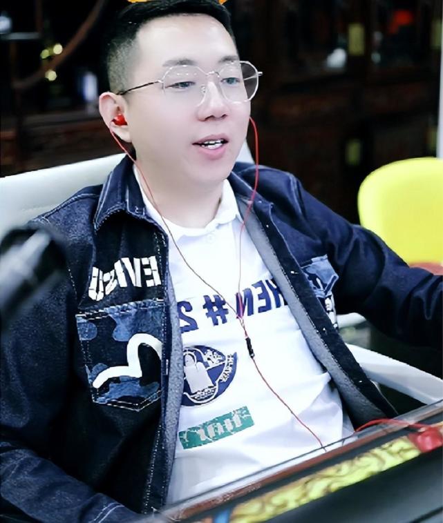 "没脸没皮"的王小源回归yy,直言以前直播为挣钱,现在为交朋友