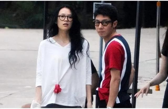 演员章子怡聚会时遇见一个老公结婚7年儿女双全