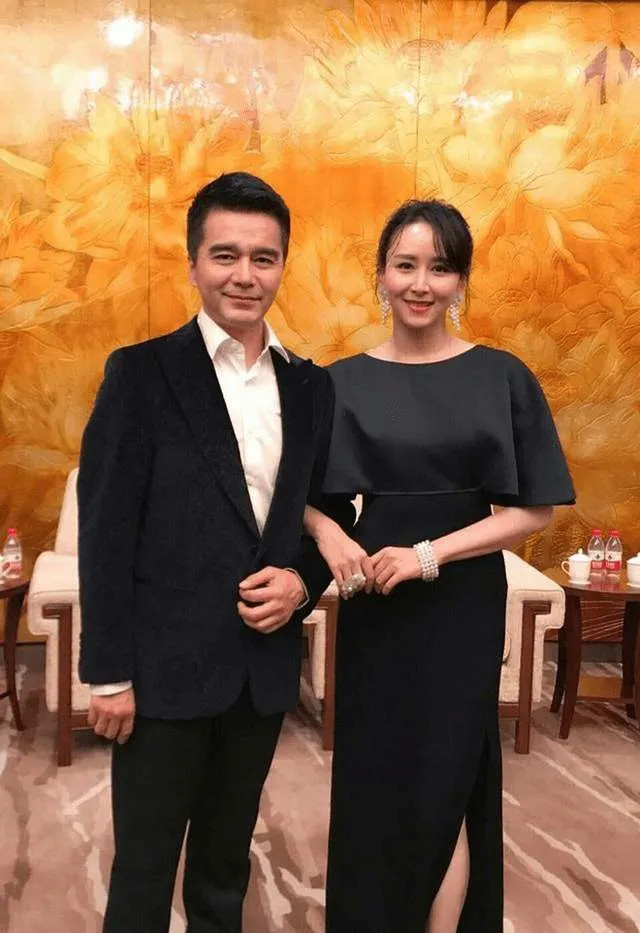 许亚军将何晴带回家中摊牌妻子张晞气到心脏病发住院如今过得怎么样了